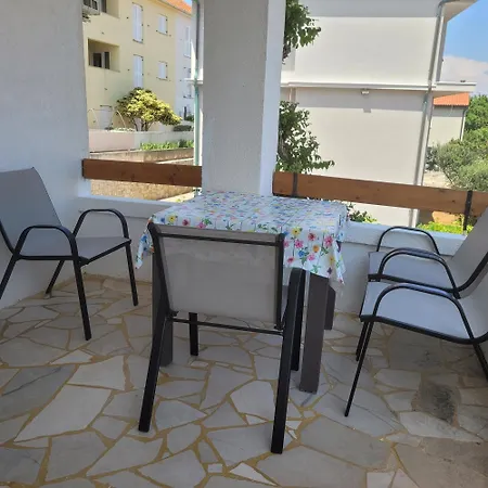 Mw , Zuti Appartement *