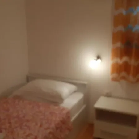 Apartment Mw , Zuti