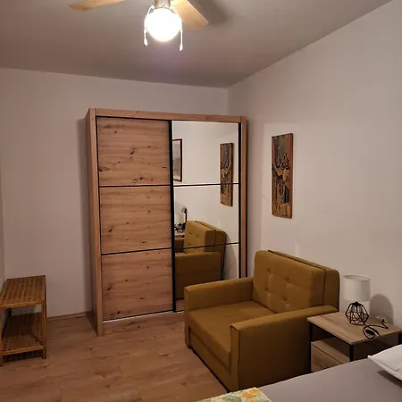 Mw , Zuti Apartment