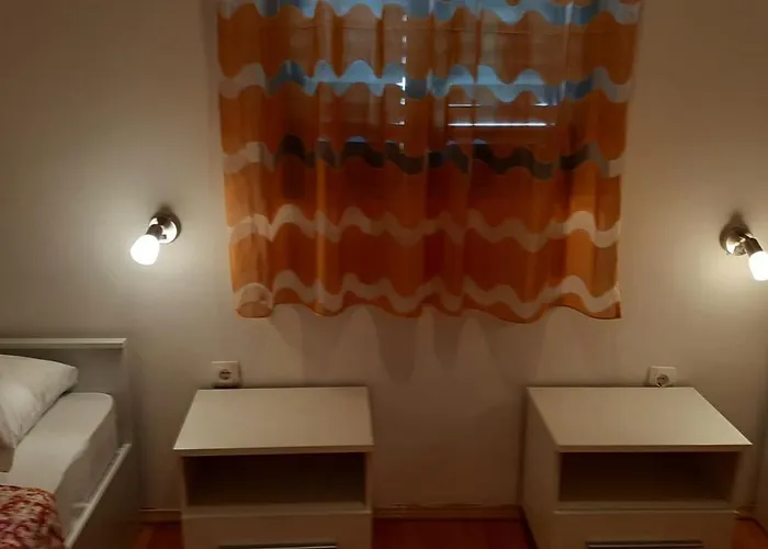 Mw , Zuti Lejlighed *